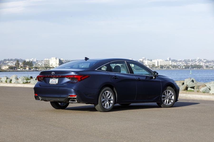  Toyota Avalon XLE 2018 года  (фото 5 из 7)